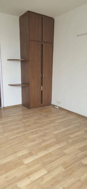 Room in 3.5 BHK Apartment at Vatika Gurgaon 21, Sector 83 – for Sale