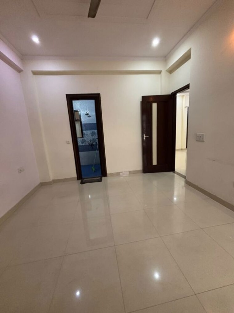 Bathroom, sector 38 2 Bedroom 1200 Sq.Ft. Builder Floor In Sector 38 Gurgaon 10594066