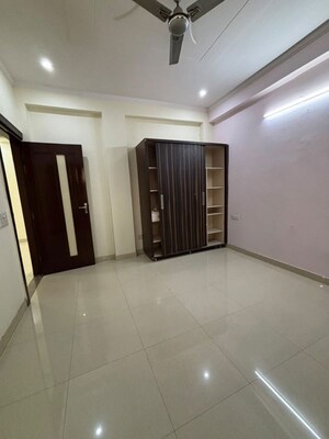 Building Lobby in 2 BHK Builder Floor at Sector 38 – for Rent
