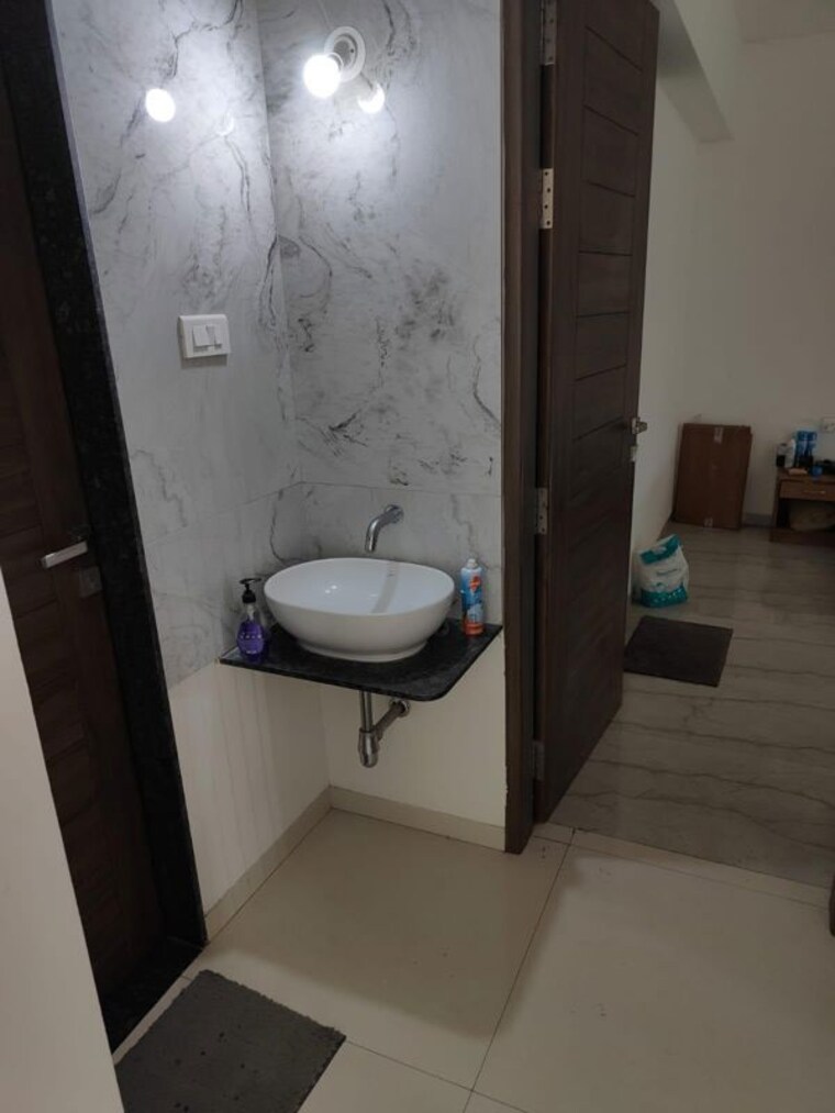 Bathroom, goel-ganga-newtown-phase-2 2 Bedroom 1000 Sq.Ft. Apartment In Dhanori Pune 10594070