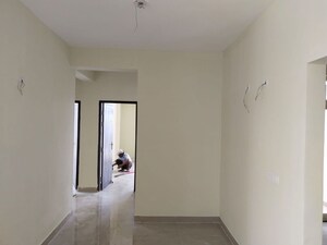Room in 3 BHK Apartment at Ansal Larchwood Villa, Sushant Golf City – for Sale