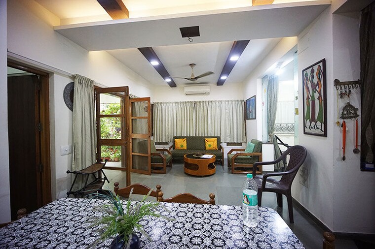 Living Room, navrangpura 3 Bedroom 238 Sq.Yd. Apartment In Navrangpura Ahmedabad 10594108