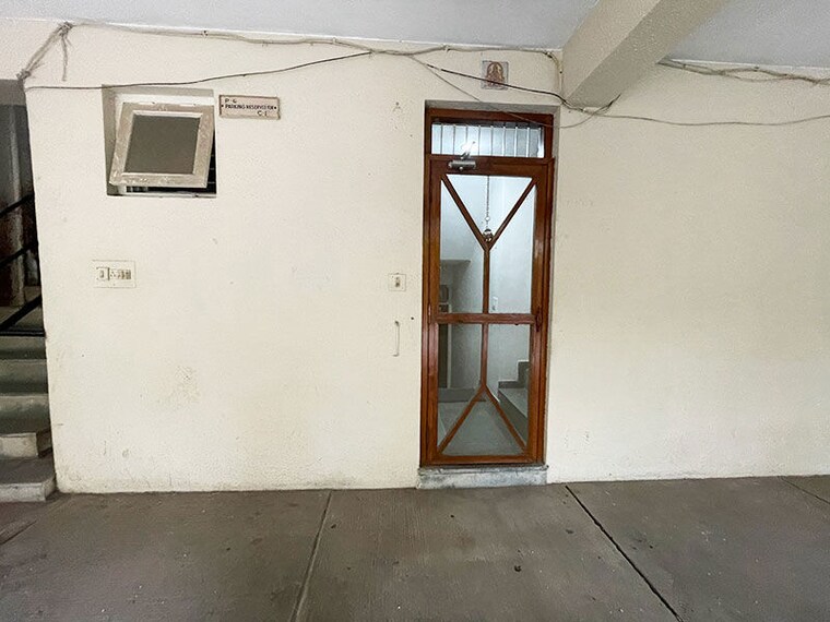 Room, navrangpura 3 Bedroom 238 Sq.Yd. Apartment In Navrangpura Ahmedabad 10594108