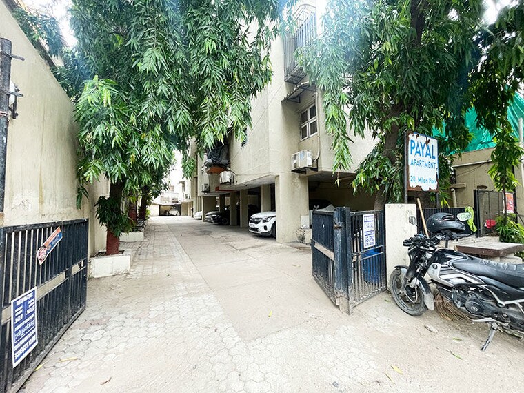  Parking, navrangpura 3 Bedroom 238 Sq.Yd. Apartment In Navrangpura Ahmedabad 10594108