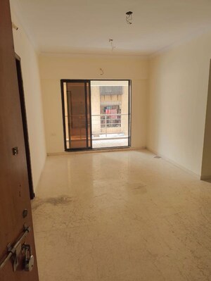 Room in 2 BHK Apartment at MM Spectra, Chembur – for Rent