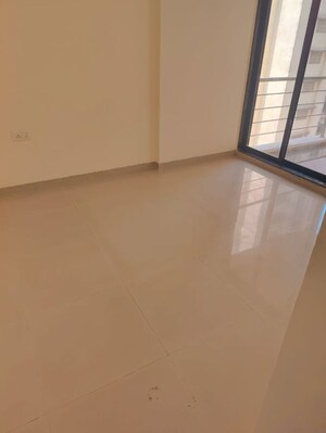 Room in 2 BHK Apartment at MM Spectra, Chembur – for Rent