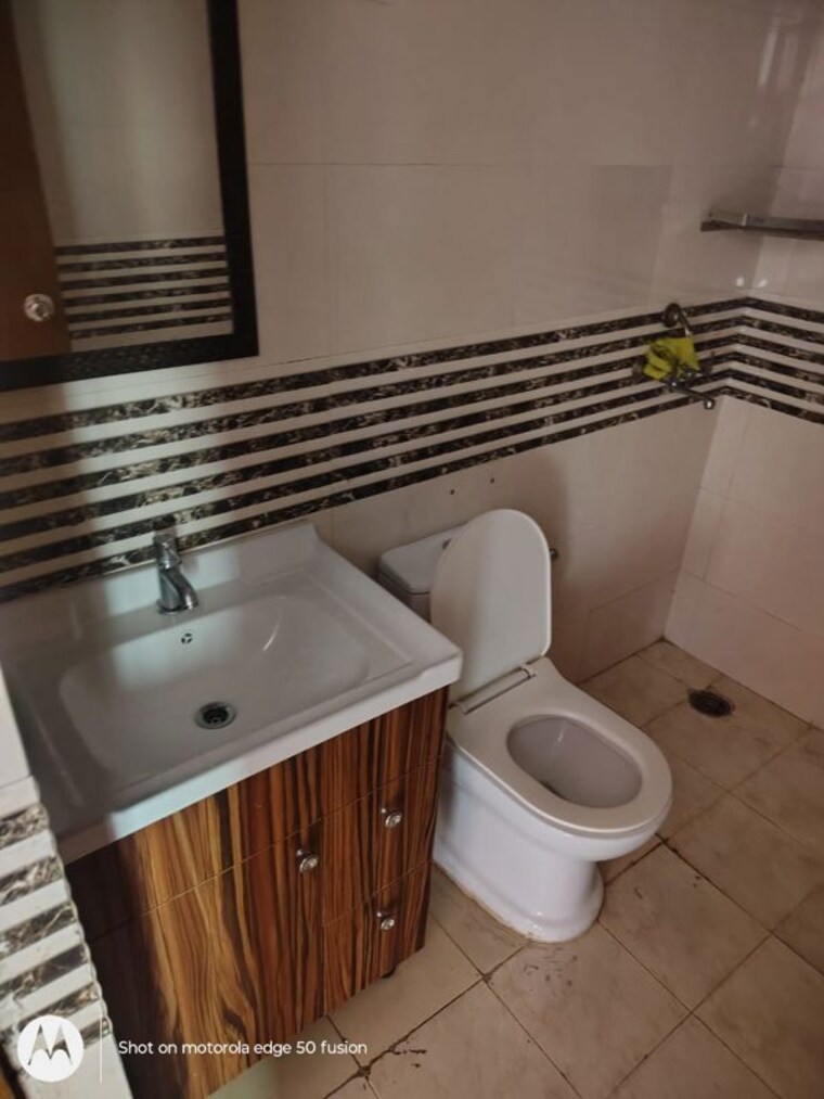 Bathroom, signature-global-the-roselia 2 Bedroom 600 Sq.Ft. Apartment In Sector 95a Gurgaon 10594131