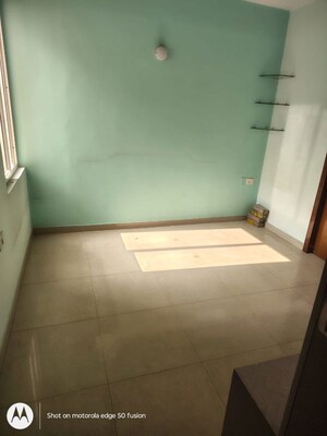 Room in 2 BHK Apartment at Signature Global The Roselia, Sector 95a – for Rent