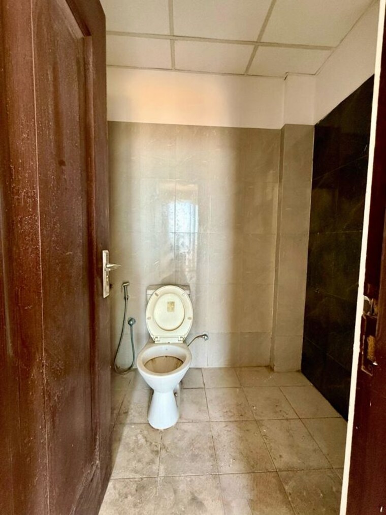 Bathroom, sushma-crescent 3 Bedroom 1450 Sq.Ft. Apartment In Dhakoli Zirakpur 10594148