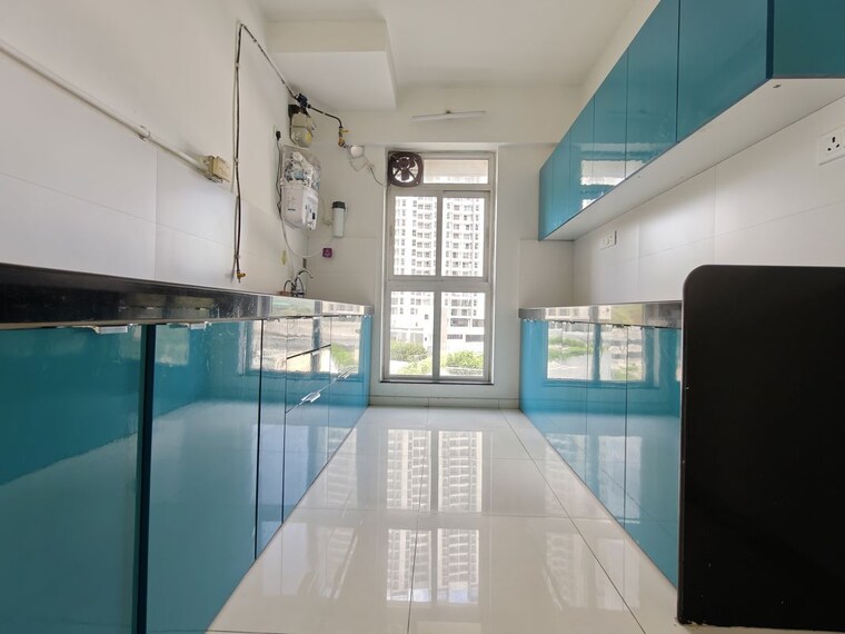 Kitchen, godrej-emerald 3 Bedroom 1044 Sq.Ft. Apartment In Ghodbunder Road Thane 10594139