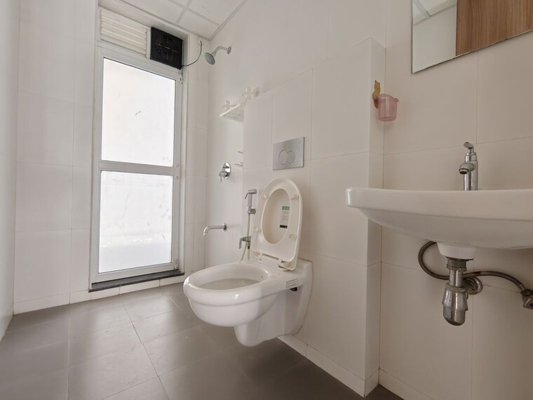 Bathroom, godrej-emerald 3 Bedroom 1044 Sq.Ft. Apartment In Ghodbunder Road Thane 10594139