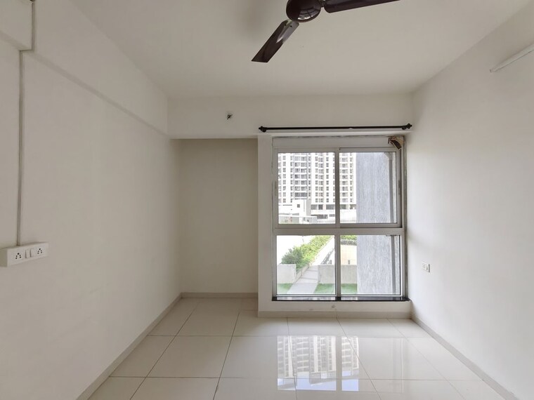 Room, godrej-emerald 3 Bedroom 1044 Sq.Ft. Apartment In Ghodbunder Road Thane 10594139