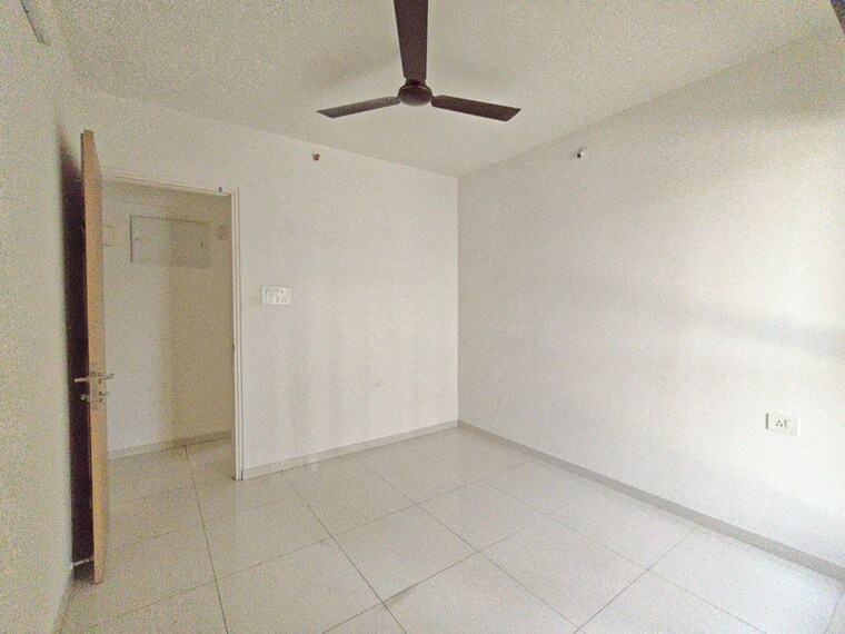 Room, godrej-emerald 3 Bedroom 1044 Sq.Ft. Apartment In Ghodbunder Road Thane 10594139