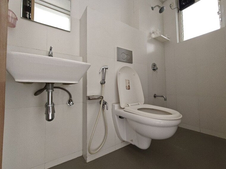 Bathroom, godrej-emerald 3 Bedroom 1044 Sq.Ft. Apartment In Ghodbunder Road Thane 10594139