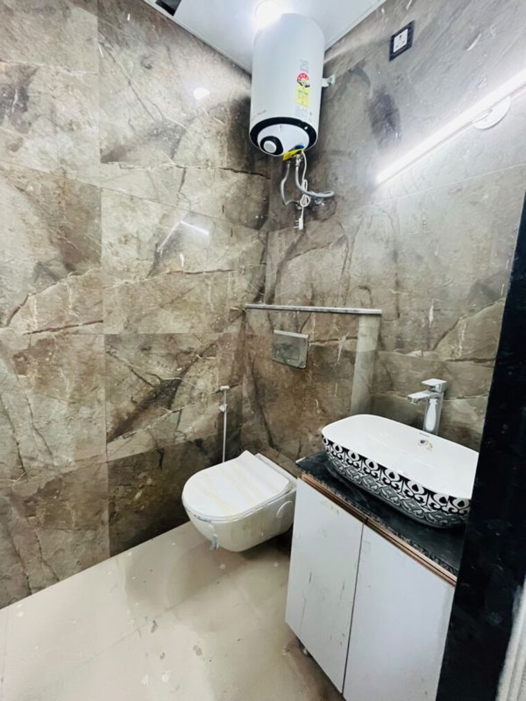 Bathroom, sector 32 1 Bedroom 747 Sq.Ft. Builder Floor In Sector 32 Gurgaon 10594167