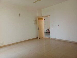 Room in 2.5 BHK Apartment at KLJ Greens, Sector 77 – for Sale