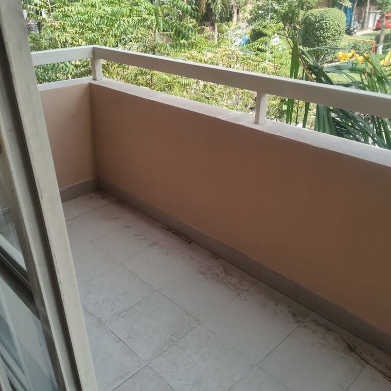 Balcony, unitech-woodstock-floors 2 Bedroom 1272 Sq.Ft. Builder Floor In Sector 50 Gurgaon 10594061
