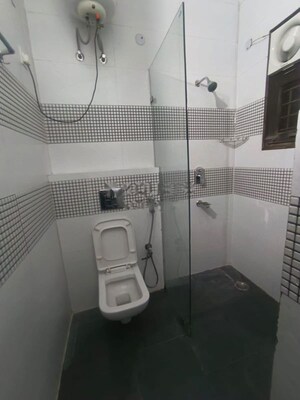 Bathroom in 3 BHK Apartment at Uppal Southend, Sector 49 – for Rent