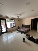 3 BHK + Prayer Room,Servant Room,Study Room 4500 Sq.Ft. Builder Floor in Sector 21