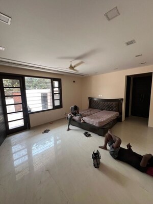 3 BHK Builder Floor For Rent in Sector 21