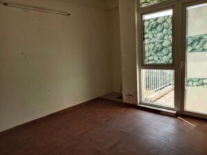 Room in 2.5 BHK Apartment at KLJ Greens, Sector 77 – for Sale