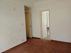 Room in 2.5 BHK Apartment at KLJ Greens, Sector 77 – for Sale