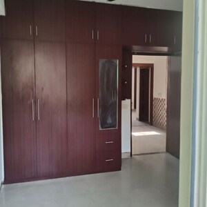 Room in 3 BHK Builder Floor at Unitech Woodstock Floors, Sector 50 – for Rent