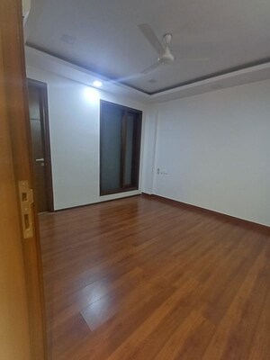 Room in 4 BHK Builder Floor at Saket – for Rent