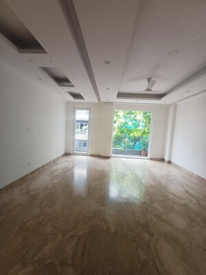 Room in 4 BHK Builder Floor at Saket – for Rent
