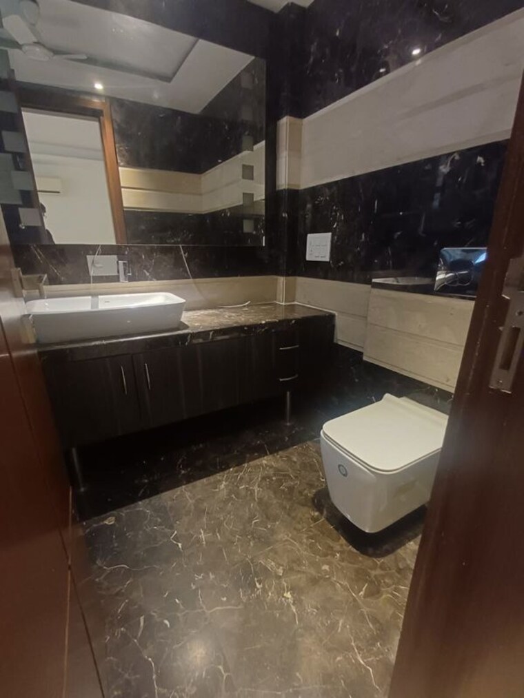 Attached Bathroom, saket 4 Bedroom 2300 Sq.Ft. Builder Floor In Saket Delhi 10594218