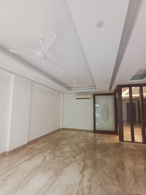 Room in 4 BHK Builder Floor at Saket – for Rent