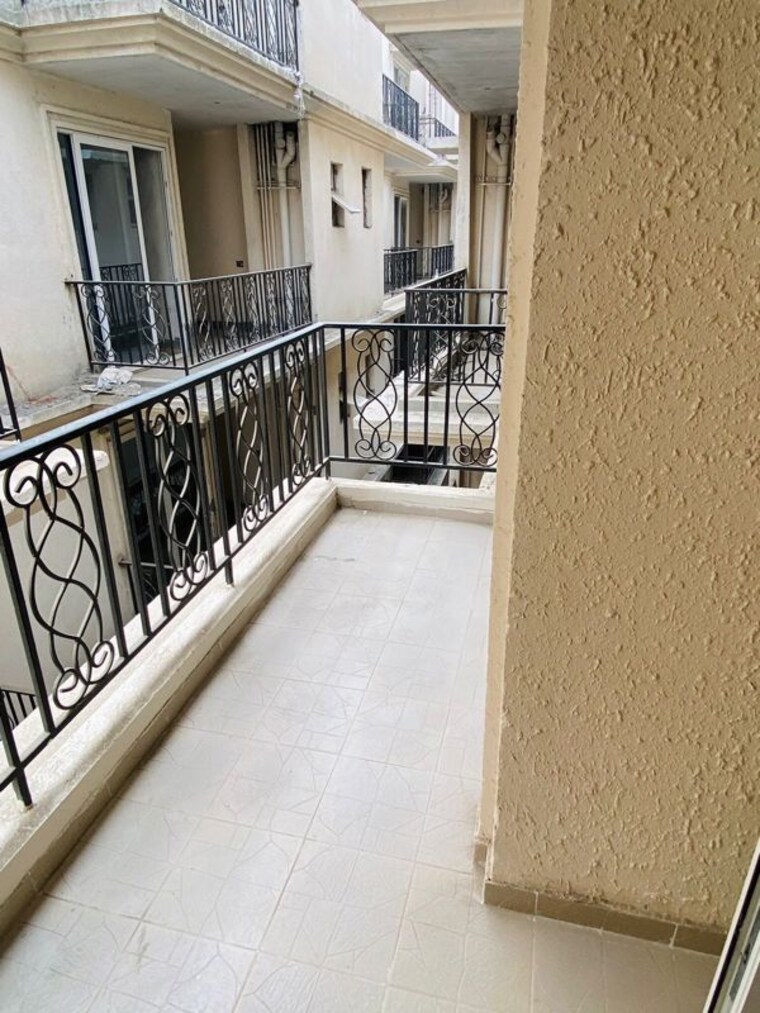 Balcony, signature-global-park-4-and-5 2 Bedroom 1081 Sq.Ft. Builder Floor In Sohna Sector 36 Gurgaon 10594216