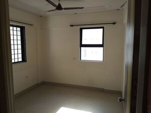 Room in 2 BHK Apartment at Magarpatta City Iris, Hadapsar – for Rent
