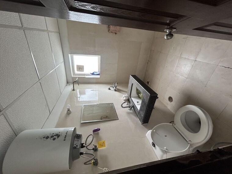 Team Area, paramount-floraville 3.5 Bedroom 1685 Sq.Ft. Apartment In Sector 137 Noida 10594177