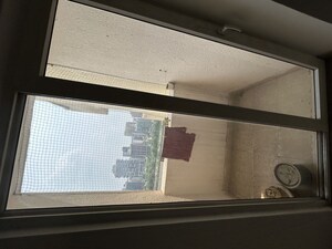 Furnished Amenities in 3.5 BHK Apartment at Paramount Floraville, Sector 137 – for Sale
