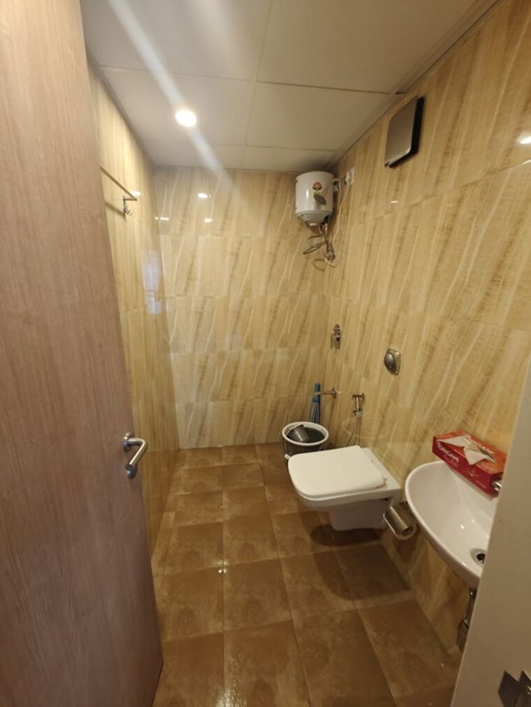 Bathroom, lodha-crown-kolshet 2 Bedroom 720 Sq.Ft. Apartment In Kolshet Road Thane 10594235
