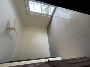 Room in 2 BHK Apartment at Paramount Floraville, Sector 137 – for Rent