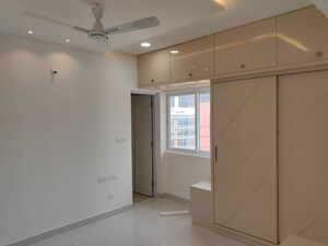 Room in 4 BHK Apartment at Prestige High Fields, Gachibowli – for Rent