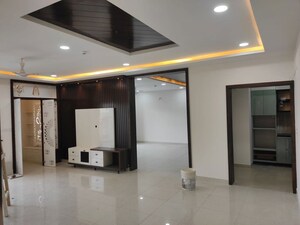Room in 4 BHK Apartment at Prestige High Fields, Gachibowli – for Rent