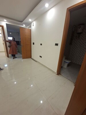 Room in 3 BHK Builder Floor at Chattarpur – for Rent