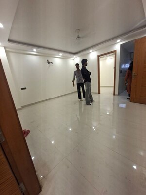 Room in 3 BHK Builder Floor at Chattarpur – for Rent