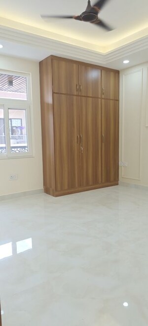 Room in 4 BHK Builder Floor at Pratap Vihar GDA Flats, Pratap Vihar – for Sale