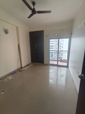 Room in 3.5 BHK Apartment at Aims Golf City, Sector 75 – for Rent