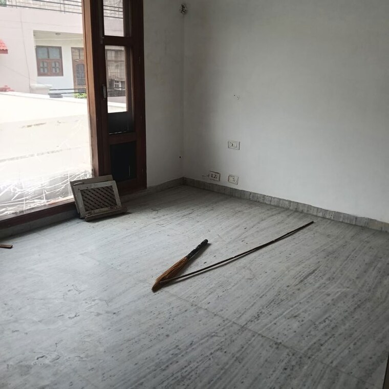 Room, sector 34 3 Bedroom 2800 Sq.Ft. Builder Floor In Sector 34 Chandigarh 10594287