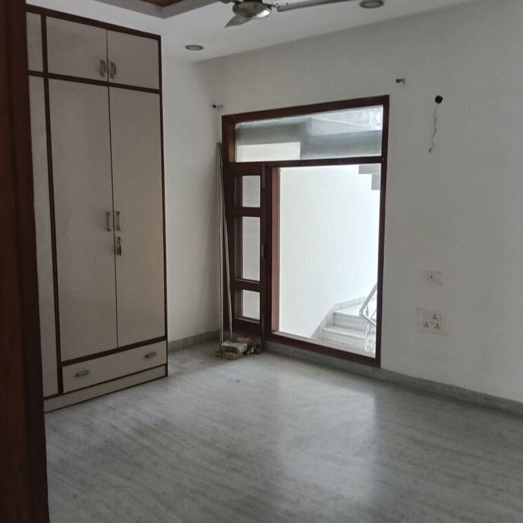 Room, sector 34 3 Bedroom 2800 Sq.Ft. Builder Floor In Sector 34 Chandigarh 10594287