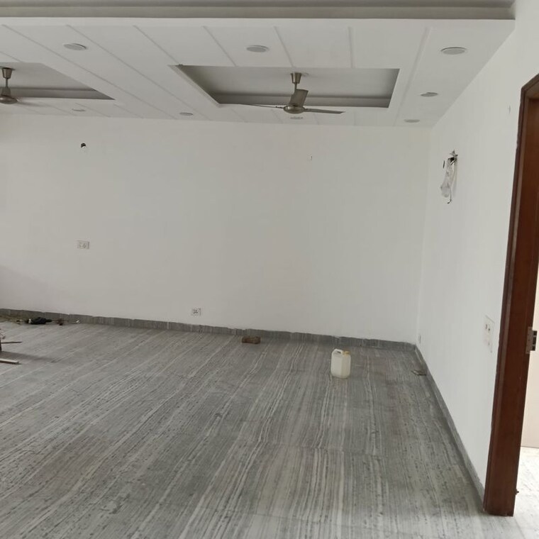 Room, sector 34 3 Bedroom 2800 Sq.Ft. Builder Floor In Sector 34 Chandigarh 10594287