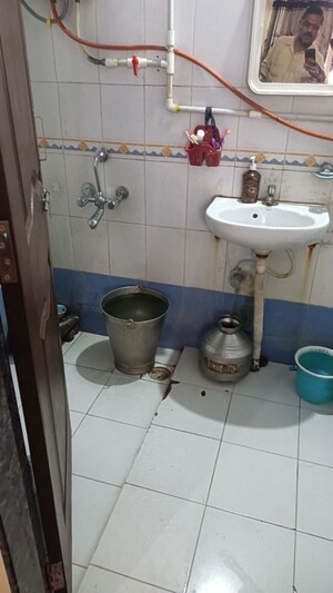 Team Area in 2 BHK Apartment at Shrawandhara Apartment, Hadapsar – for Sale