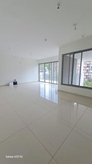 Room in 4 BHK Apartment at Kalpataru Jade Residences, Baner – for Sale