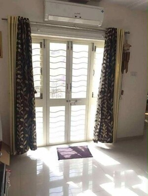 Room in 1.5 BHK Apartment at Lakshadeep Palace, Pimple Saudagar – for Sale