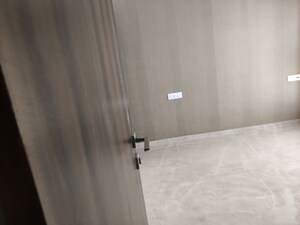 Room in 1 BHK Apartment at Hiranandani Regent Hill, Powai – for Sale